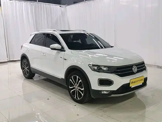 Volkswagen T-Roc — фото 9