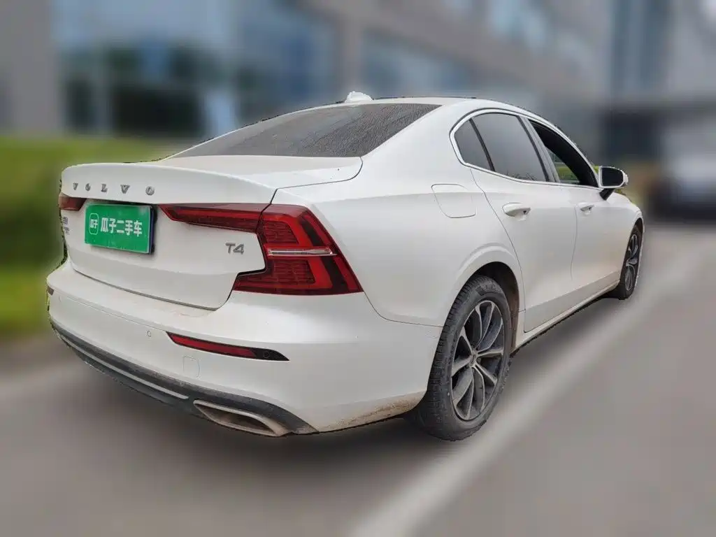 Volvo S60 — фото 4
