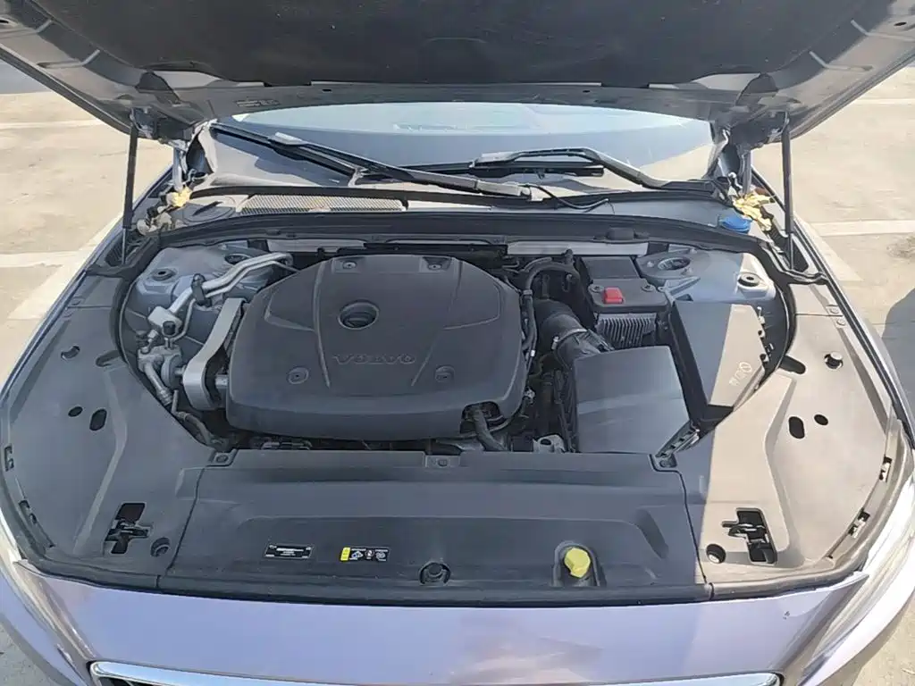 Volvo S90 — фото 19