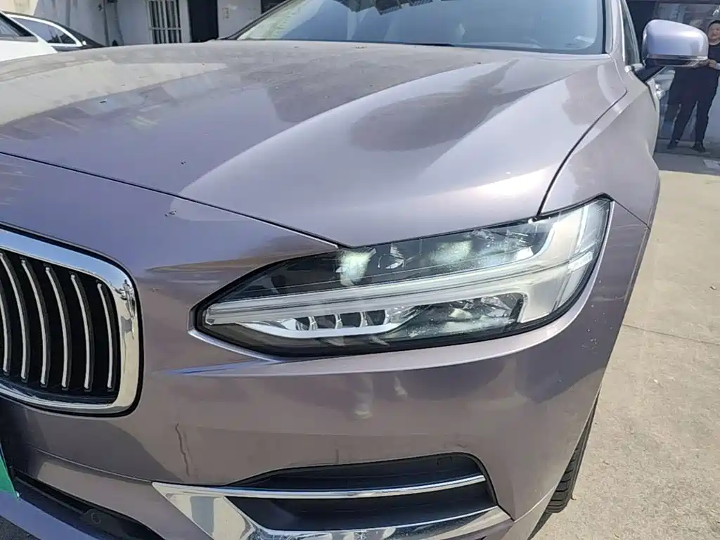 Volvo S90 — фото 23