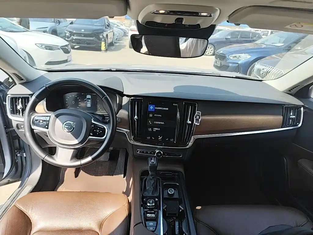 Volvo S90 — фото 9