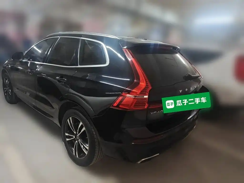 Volvo XC60 — фото 22