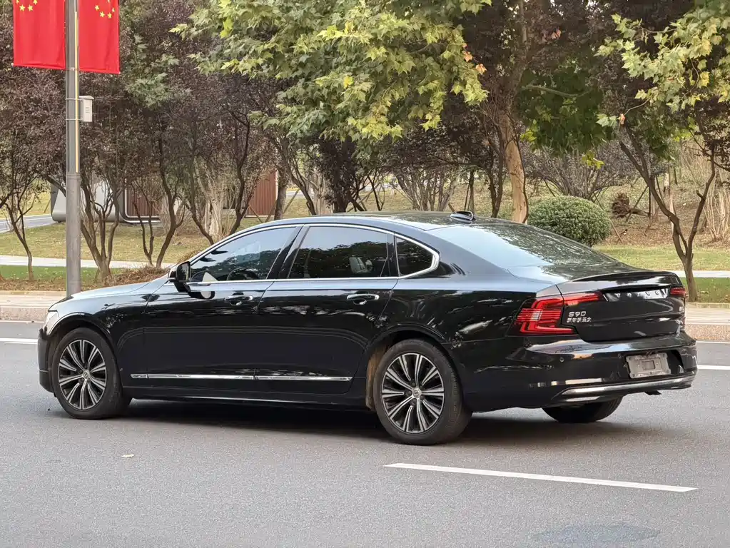 Volvo S90 — фото 11