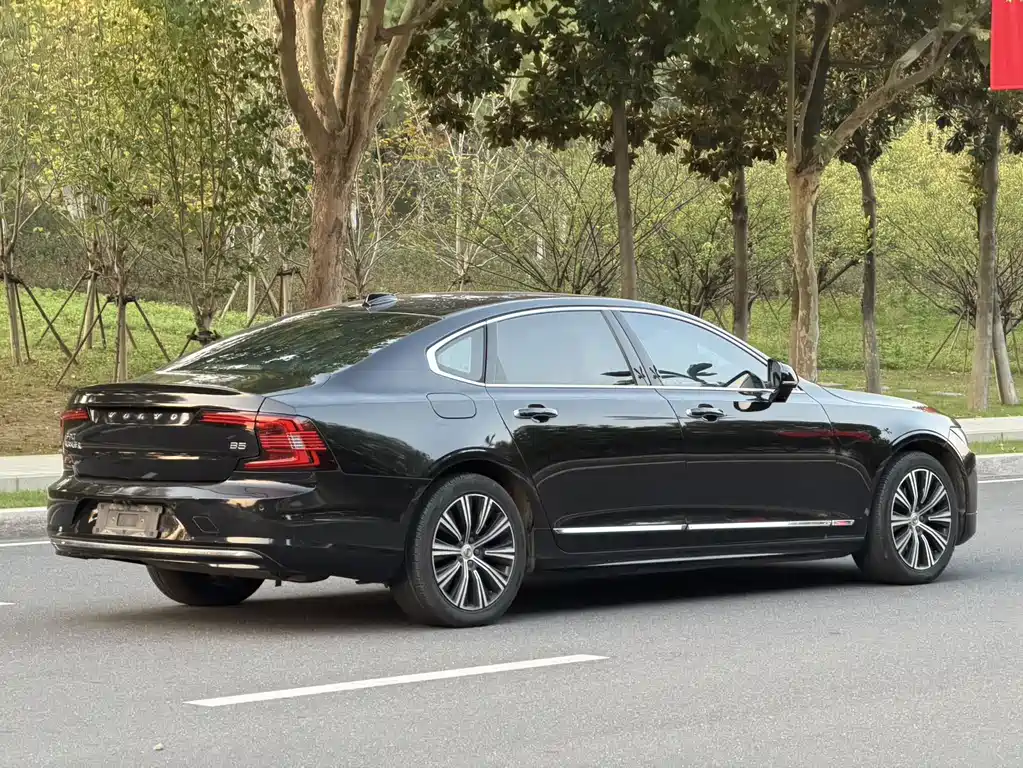 Volvo S90 — фото 13