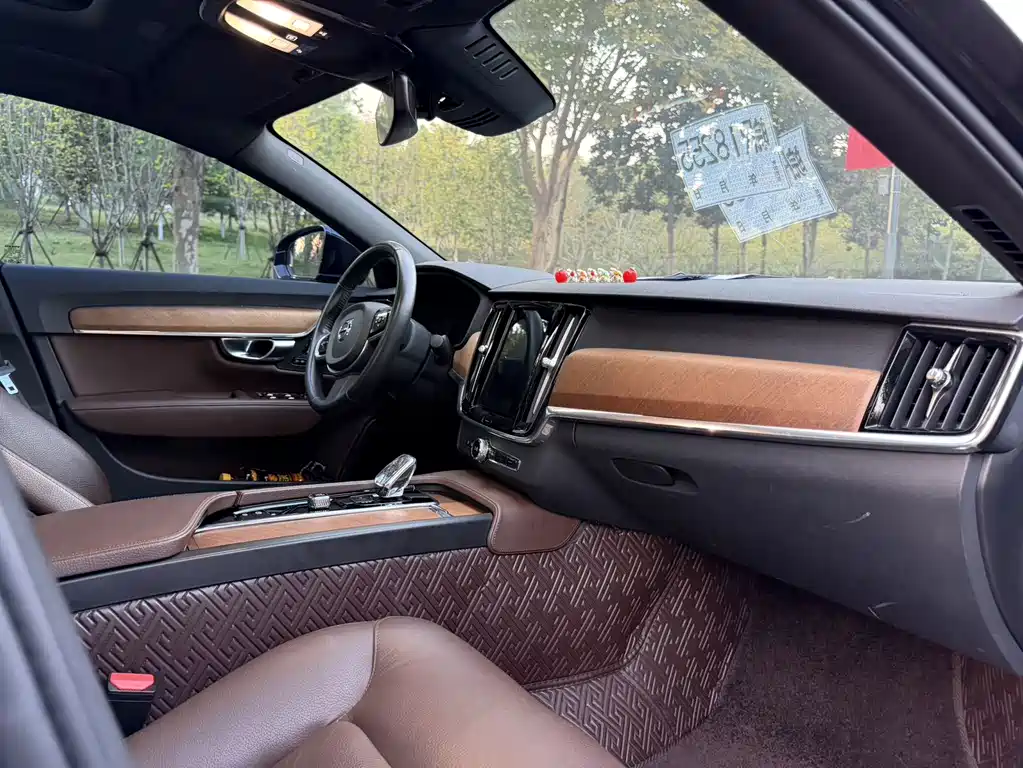 Volvo S90 — фото 7