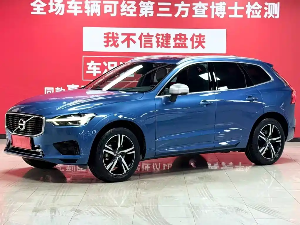 Volvo XC60 — фото 1