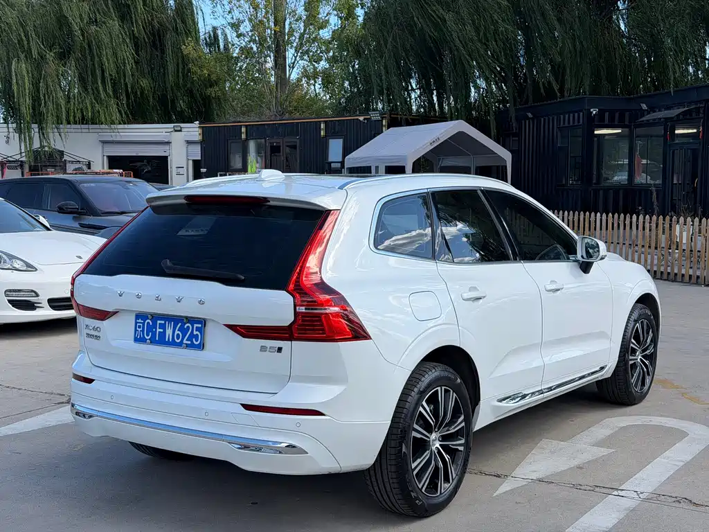 Volvo XC60 — фото 4