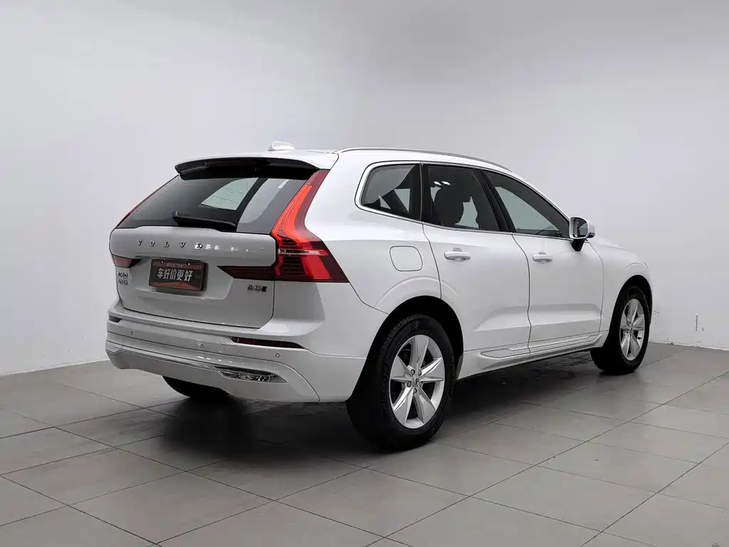 Volvo XC60 — фото 2