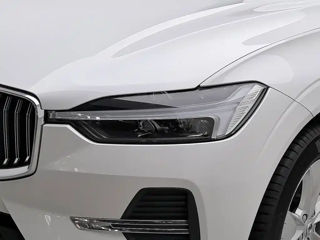 Volvo XC60 — фото 7
