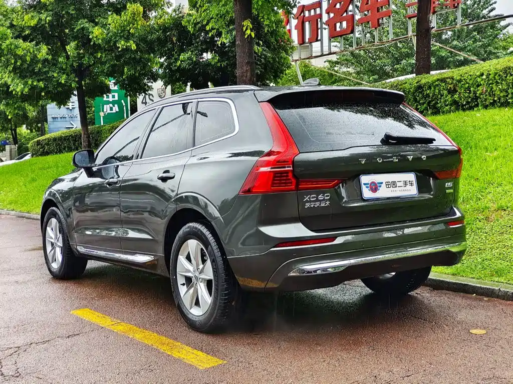 Volvo XC60 — фото 4