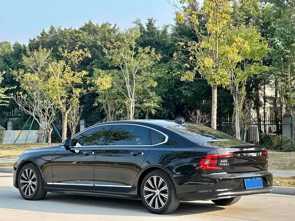 Volvo S90 — фото 3