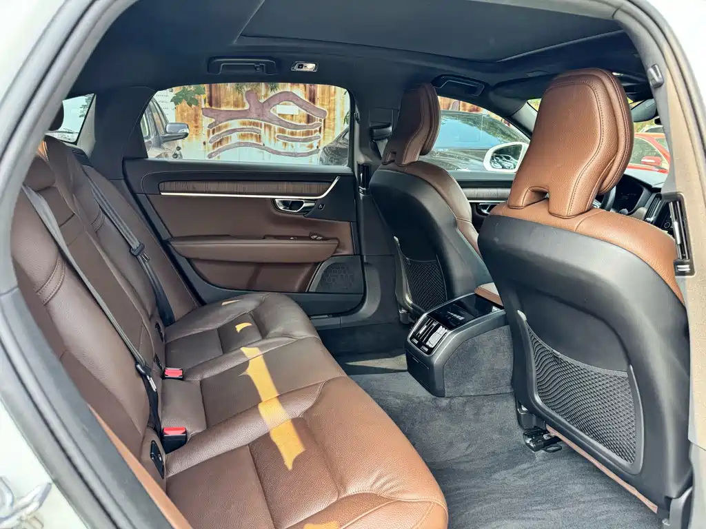 Volvo S90 — фото 7