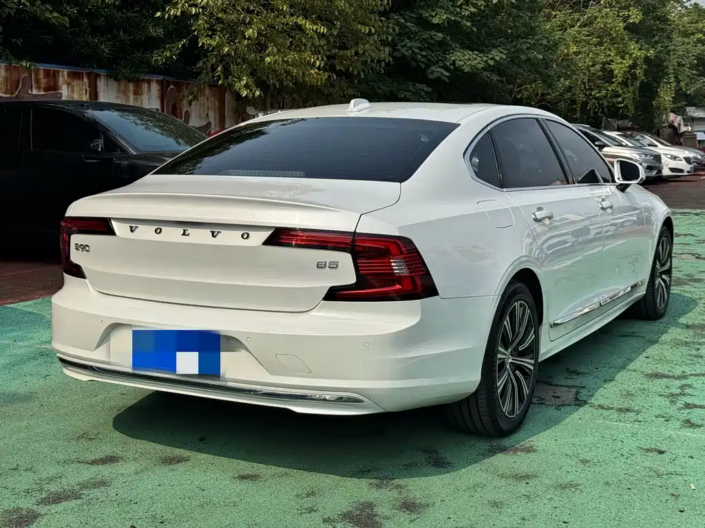 Volvo S90 — фото 9