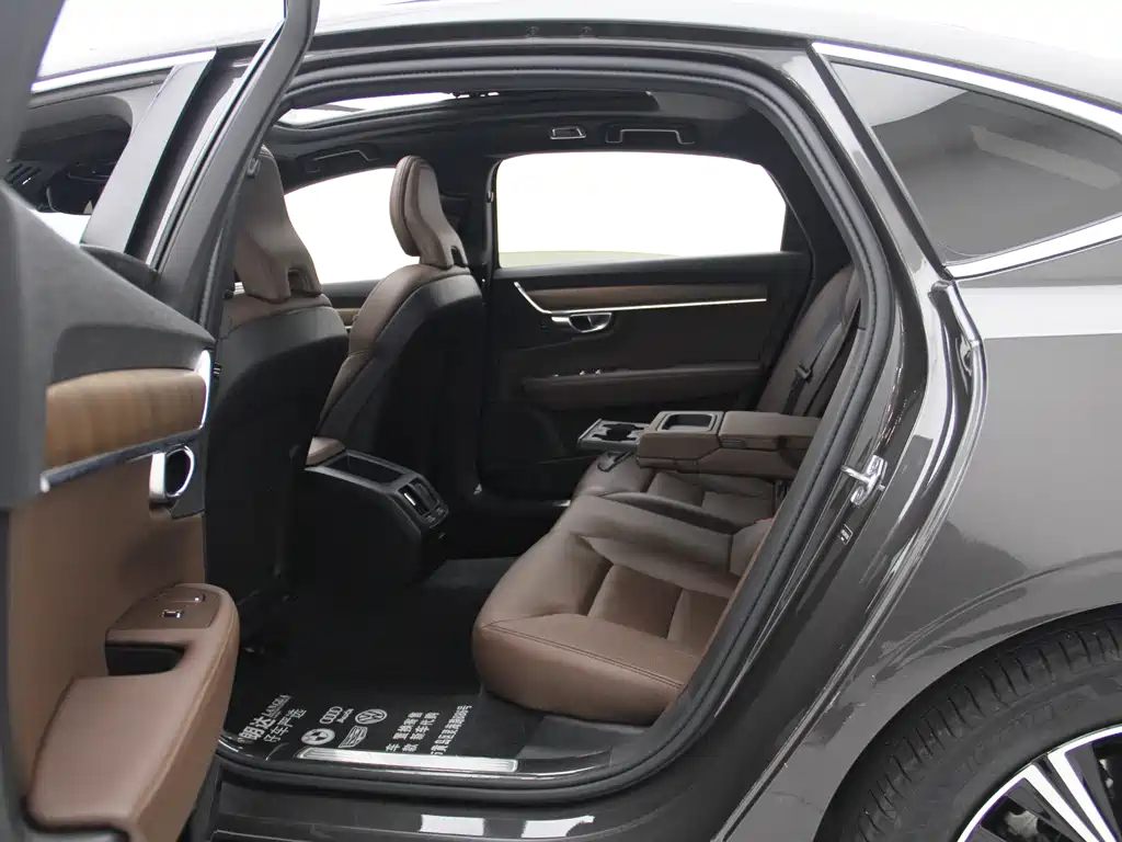 Volvo S90 — фото 11