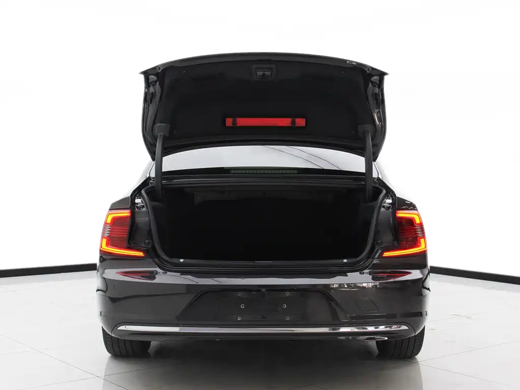 Volvo S90 — фото 15