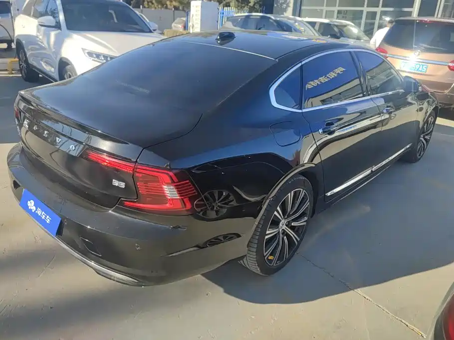 Volvo S90 — фото 3