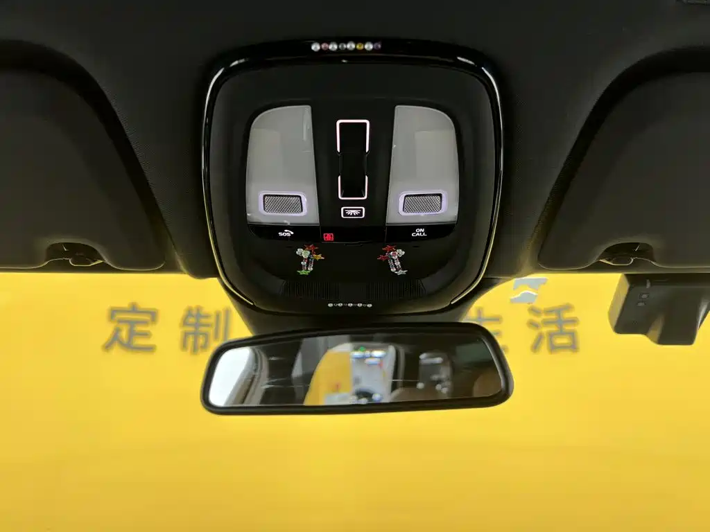 Volvo XC60 — фото 21