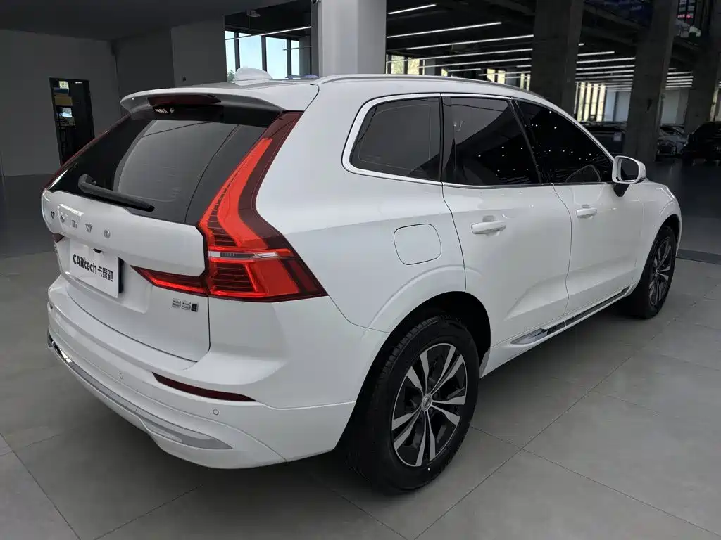 Volvo XC60 — фото 4