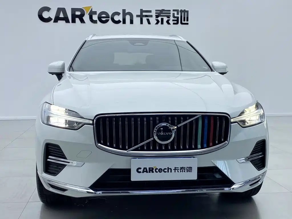 Volvo XC60 — фото 10