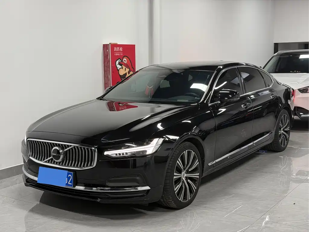 Volvo S90 — фото 1