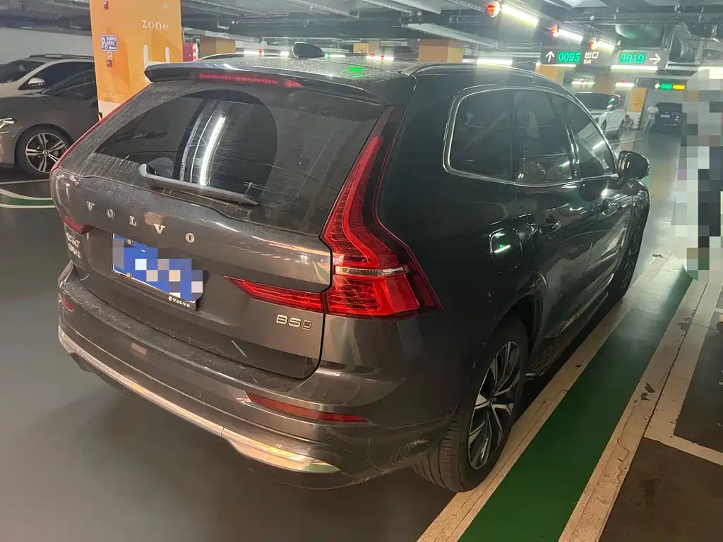 Volvo XC60 — фото 10