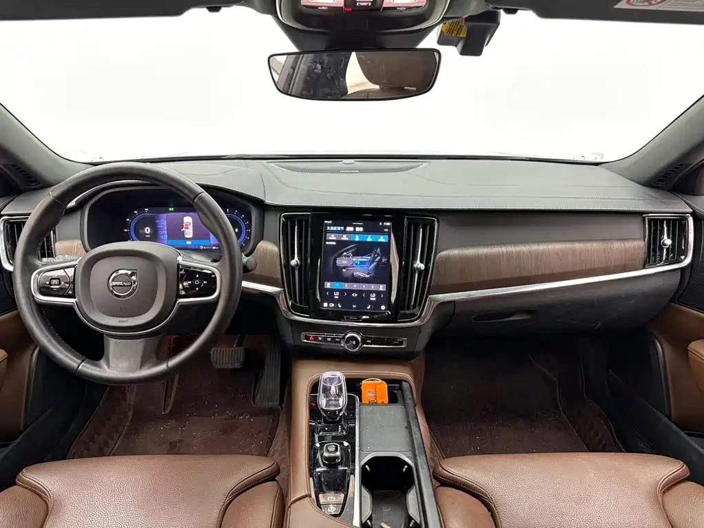 Volvo S90 — фото 10