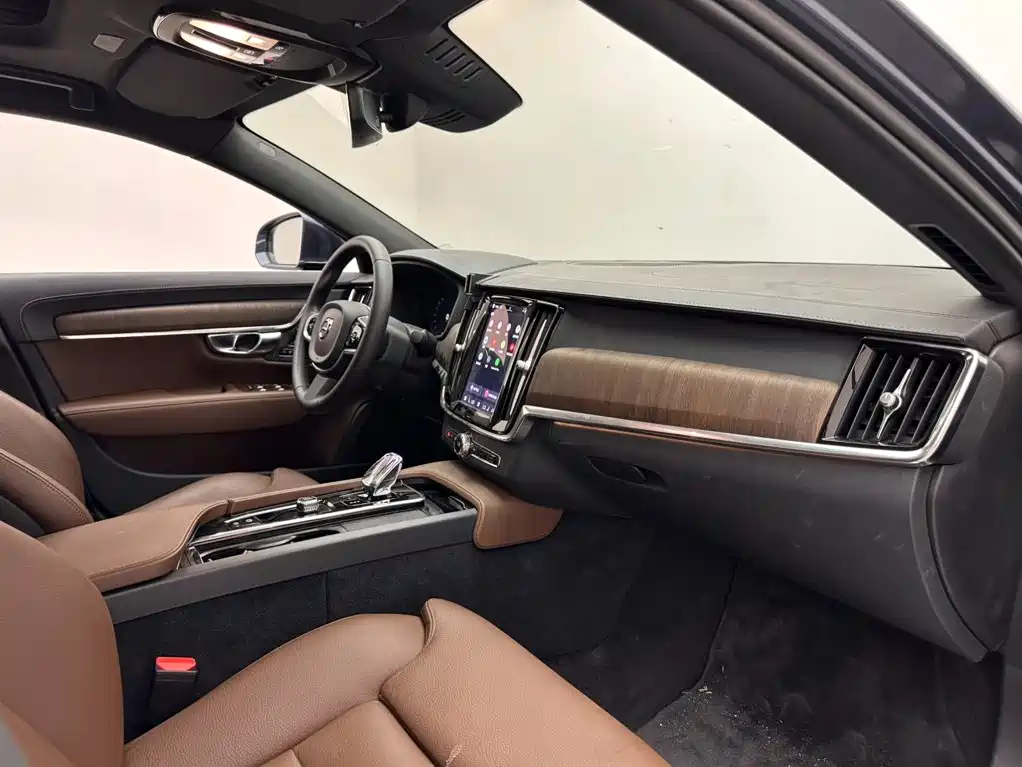 Volvo S90 — фото 11