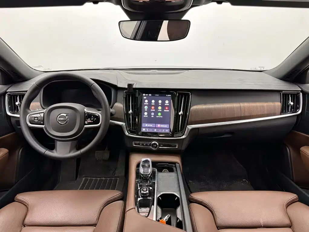 Volvo S90 — фото 10