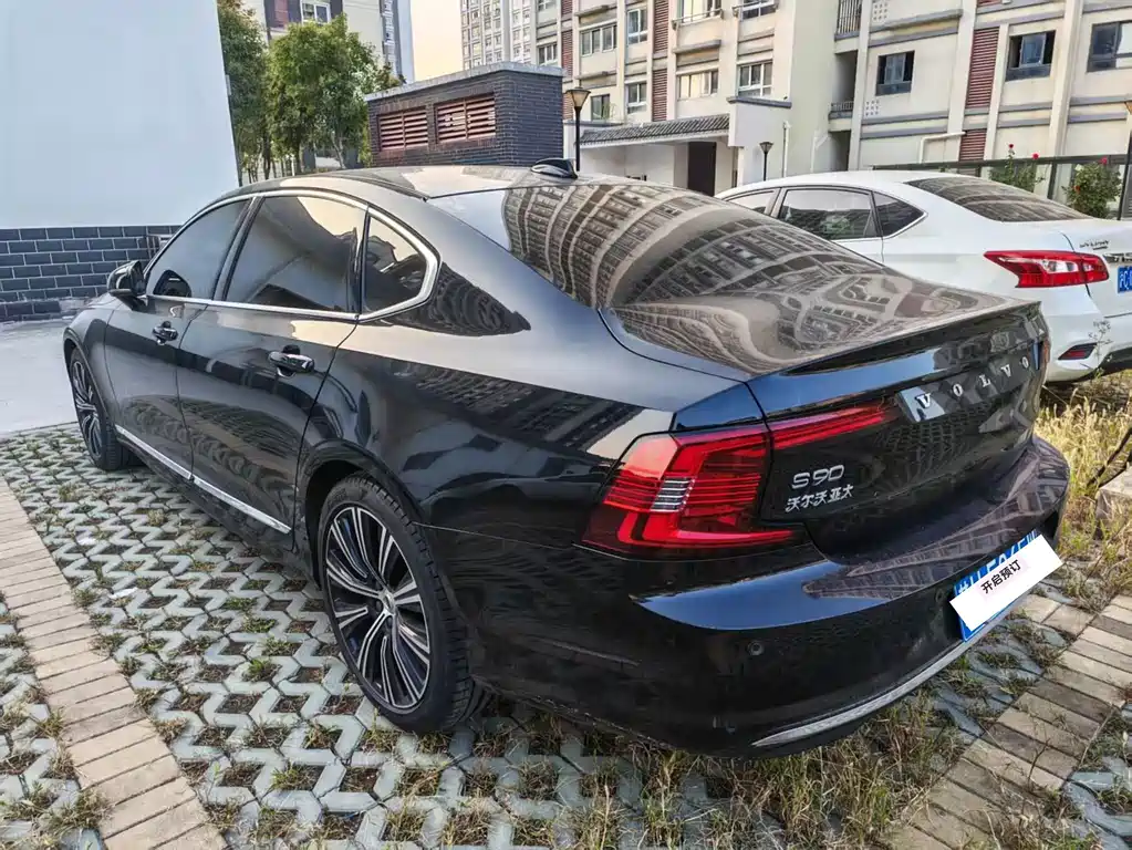 Volvo S90 — фото 9