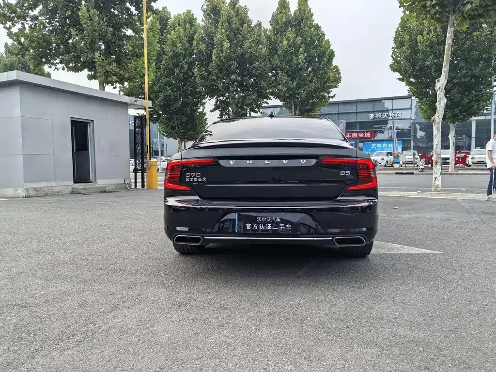 Volvo S90 — фото 12