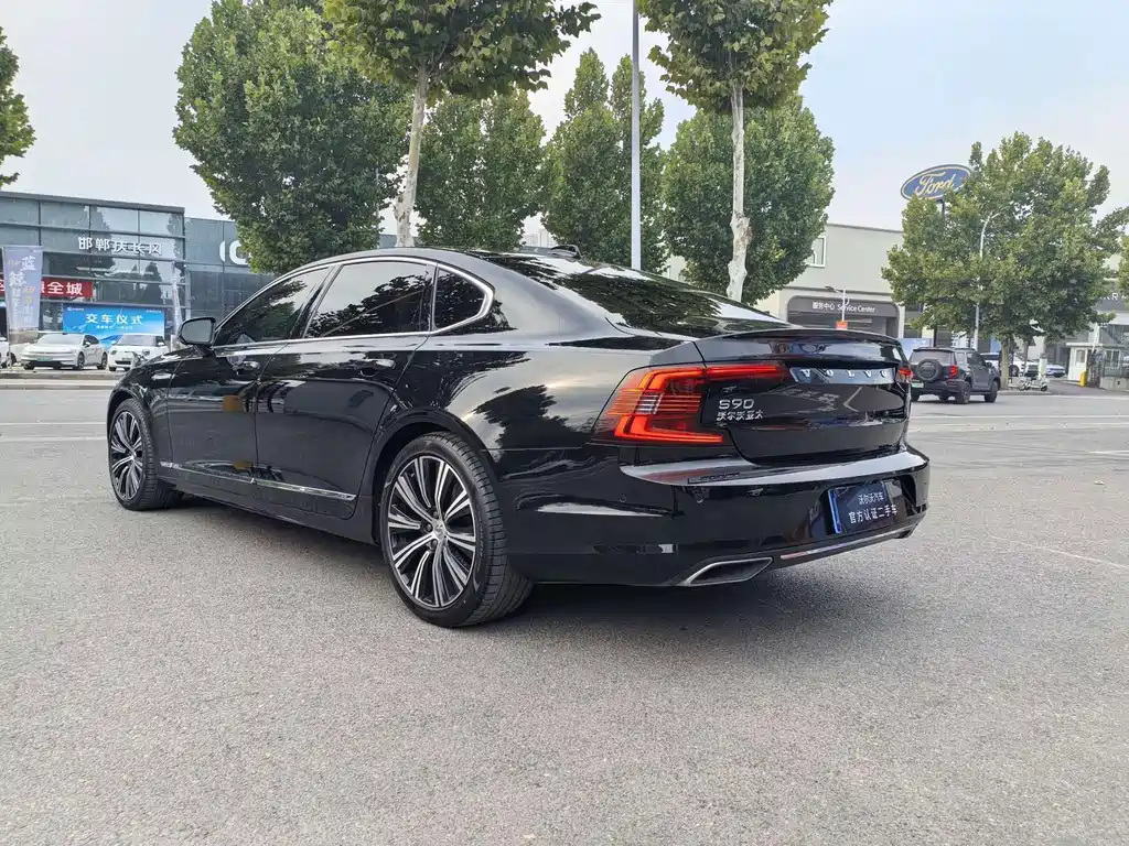 Volvo S90 — фото 10