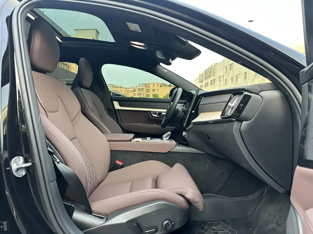 Volvo S90 — фото 13