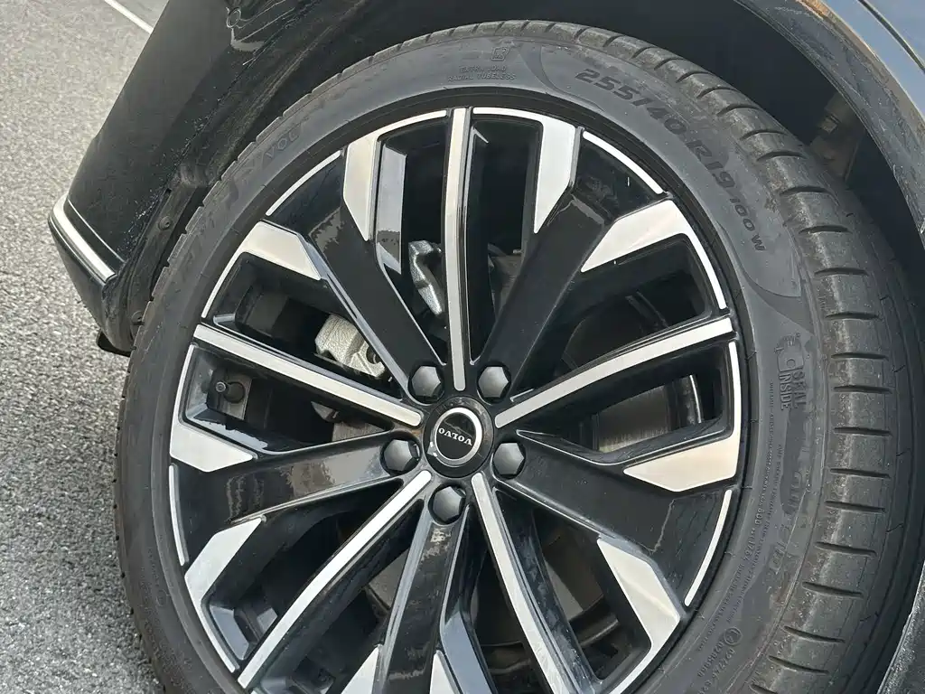 Volvo S90 — фото 14