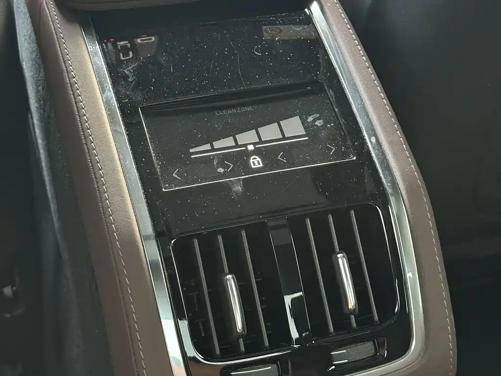 Volvo S90 — фото 17