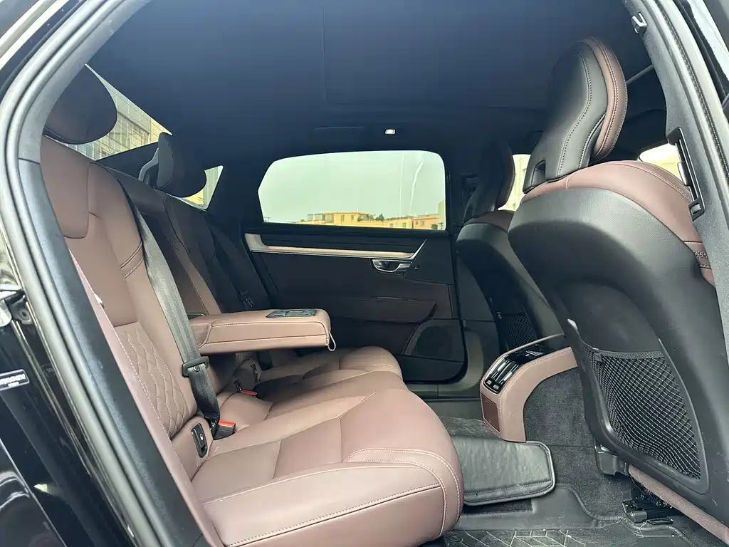 Volvo S90 — фото 19