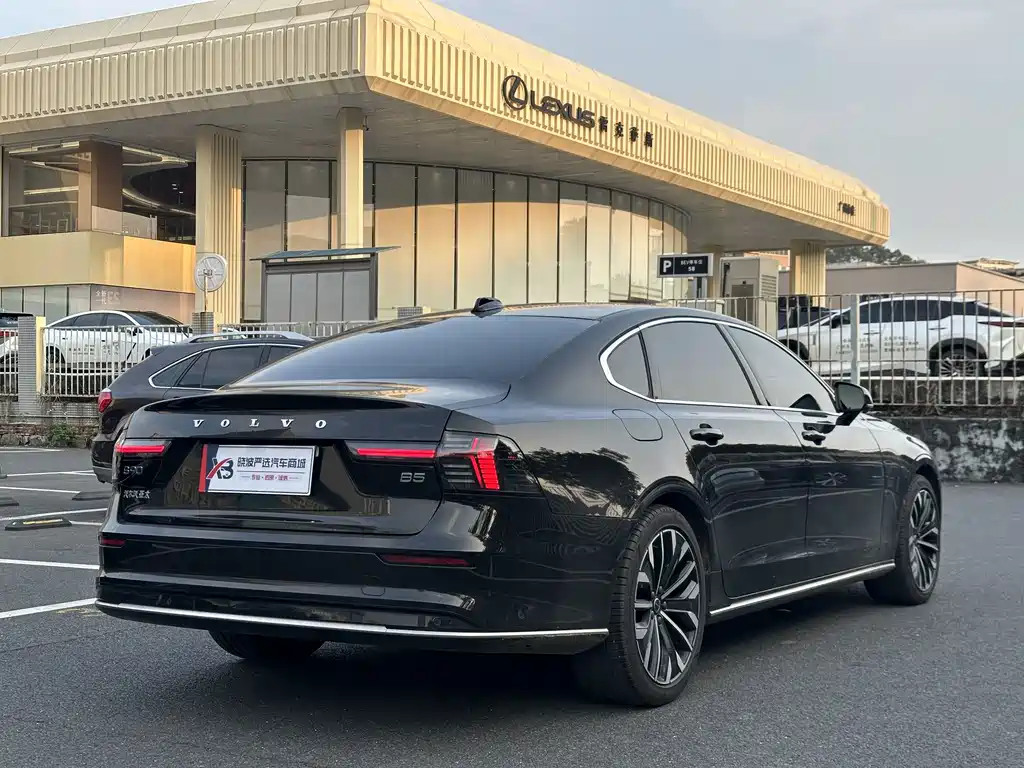 Volvo S90 — фото 10