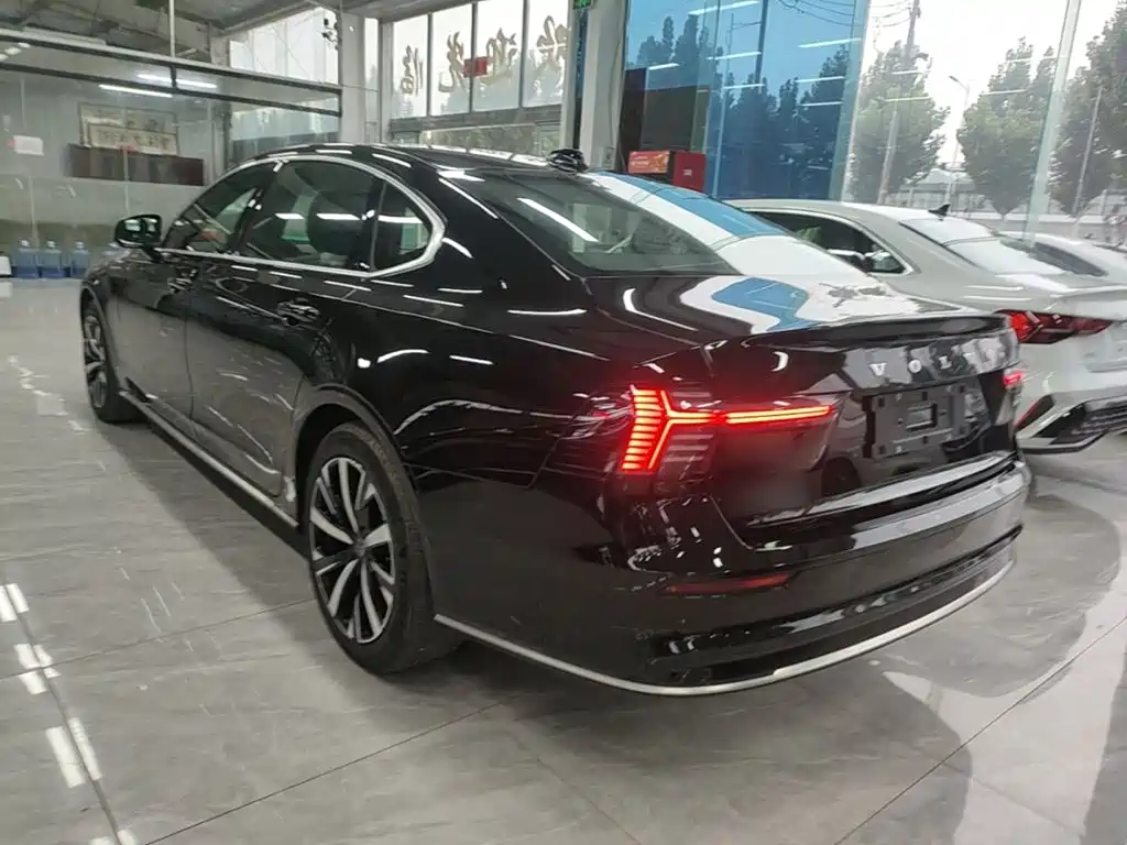 Volvo S90 — фото 4