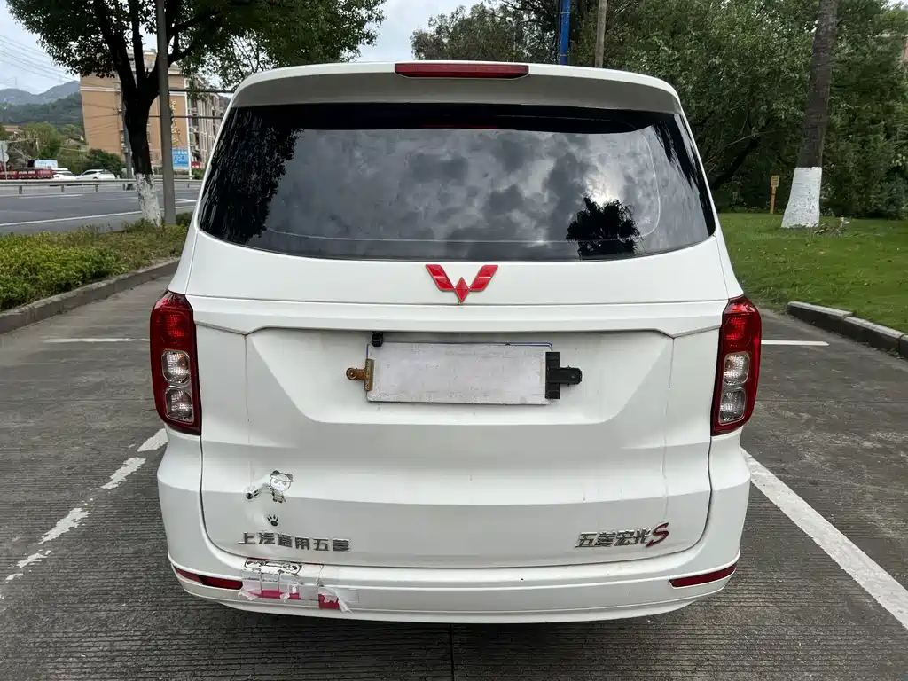Wuling Hongguang — фото 11