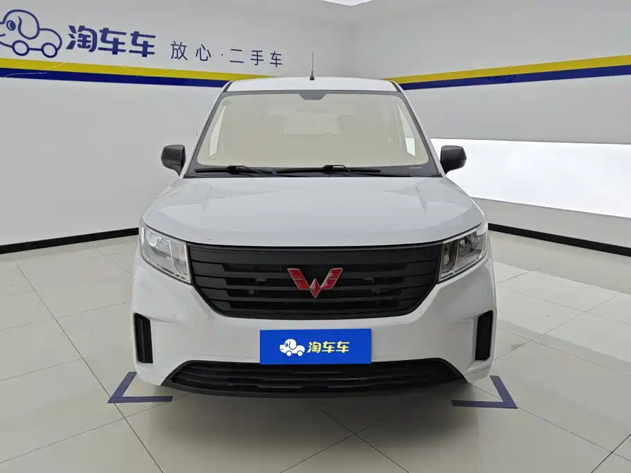 Wuling Hongguang PLUS — фото 2