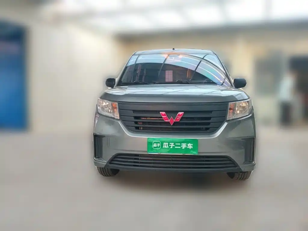 Wuling Hongguang PLUS — фото 2
