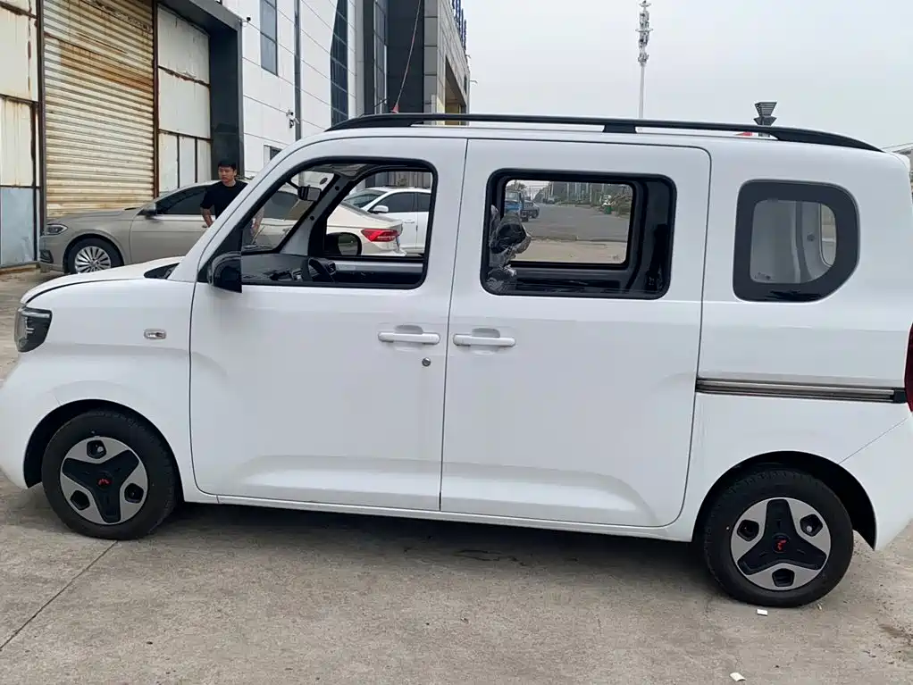 Wuling Zhiguang EV — фото 5