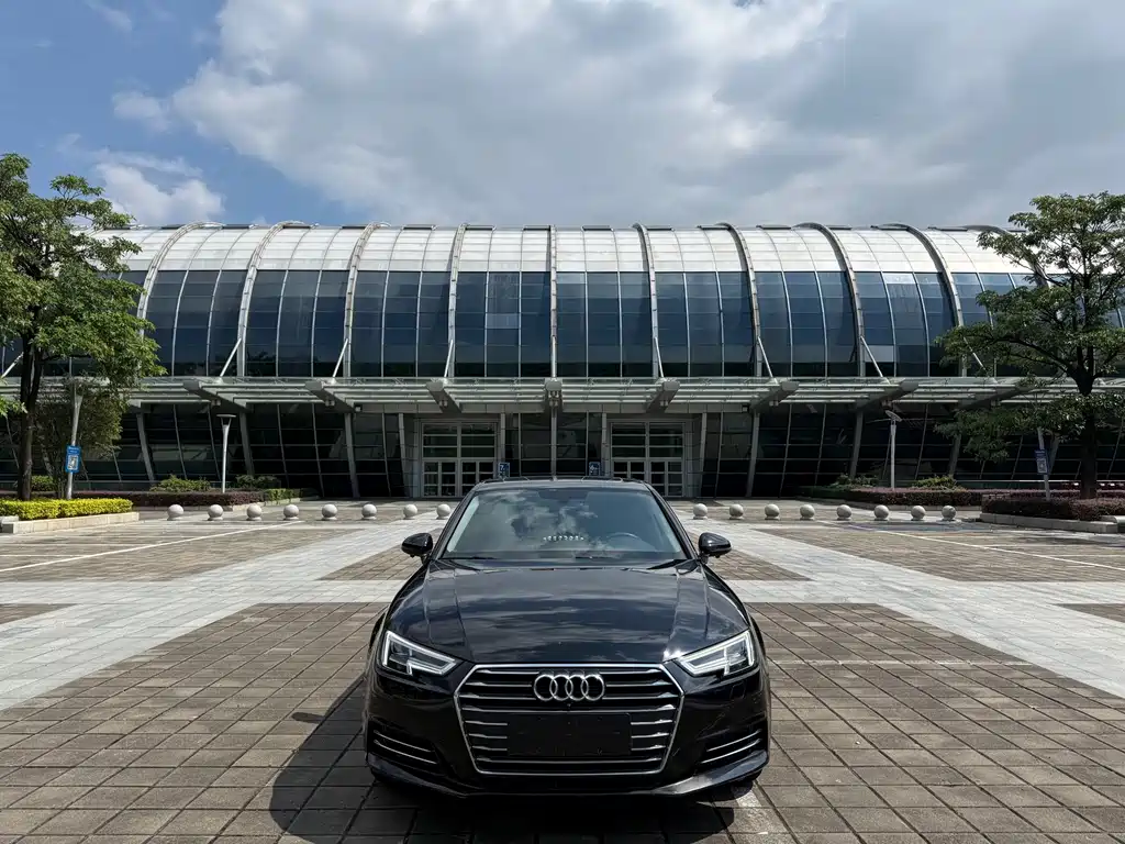 Audi A4L — фото 2