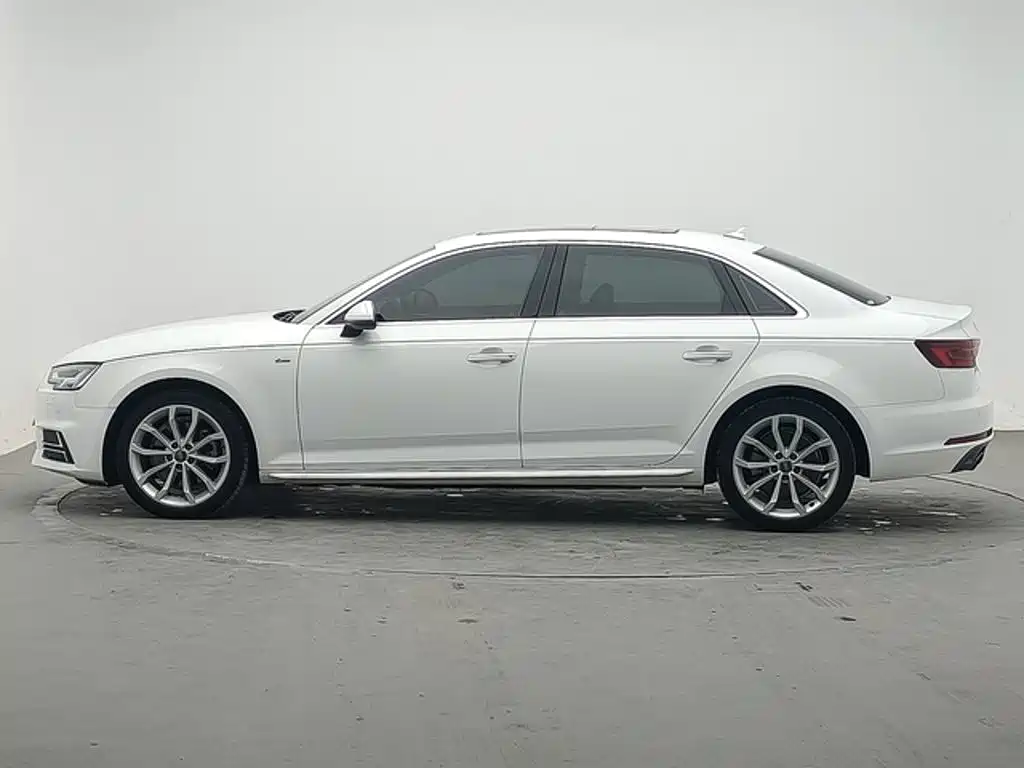 Audi A4L — фото 2