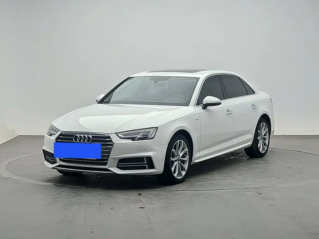 Audi A4L — фото 1