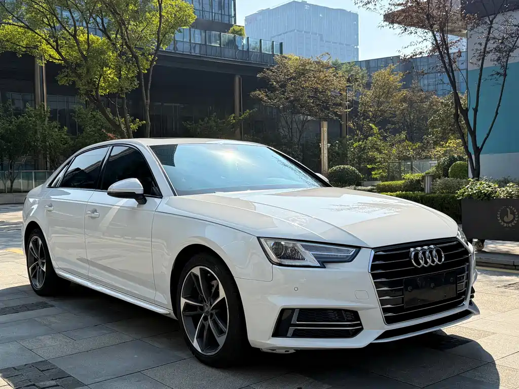 Audi A4L — фото 3