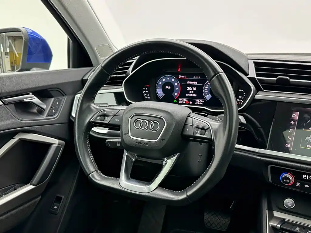 Audi Q3 — фото 24