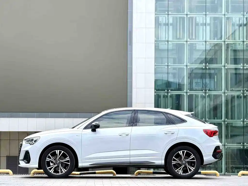 Audi Q3 Sportback — фото 9