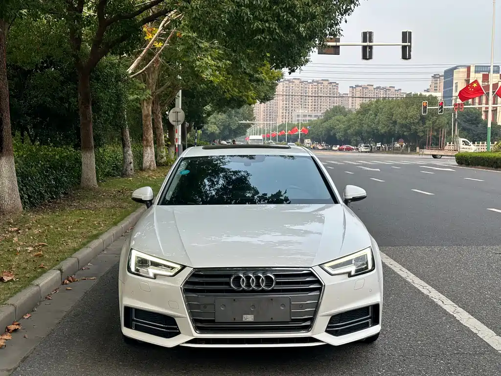 Audi A4L — фото 2