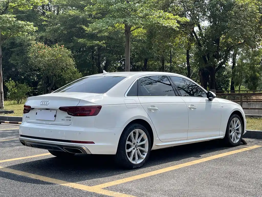 Audi A4L — фото 6