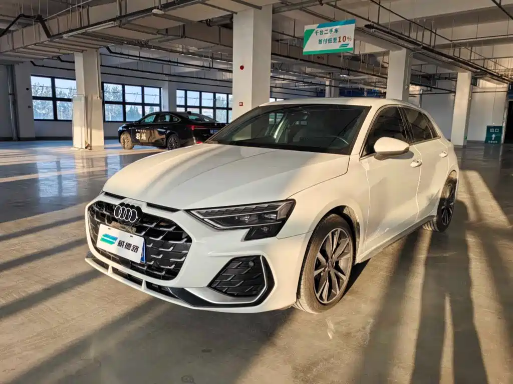 Audi A3 — фото 1